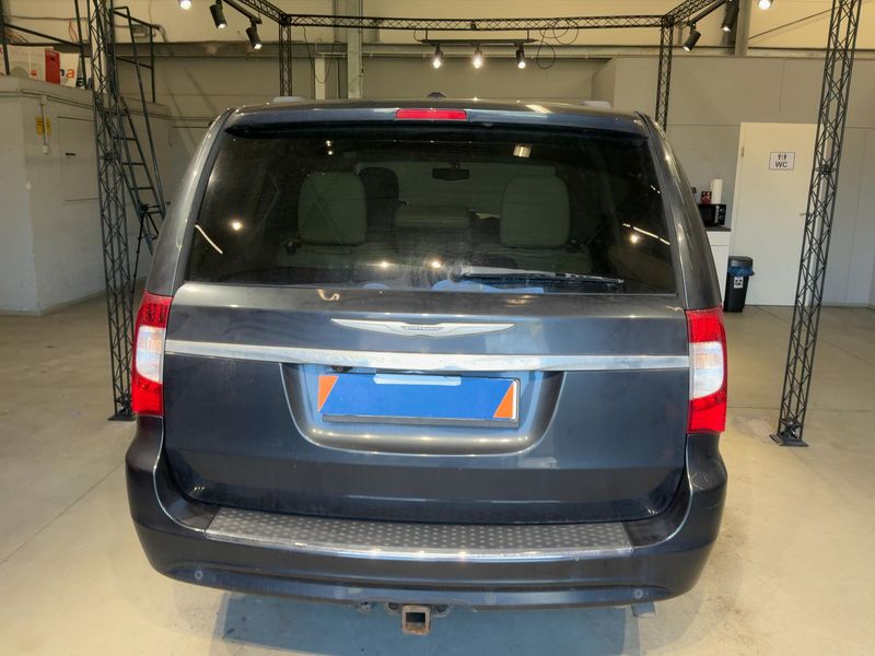 Chrysler Grand Voyager 2.8 CRD Touring — zdjęcie 5