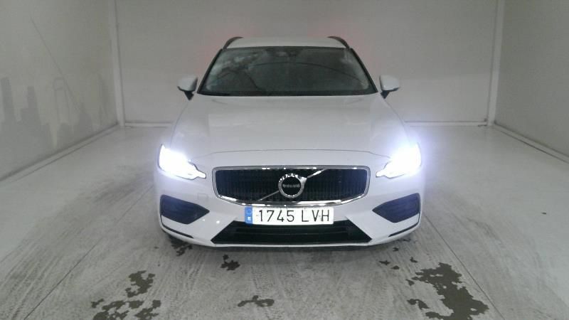 Volvo V60 2.0 B4 Mild-Hybrid — zdjęcie 7