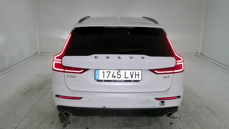 Volvo V60 2.0 B4 Mild-Hybrid — zdjęcie 4