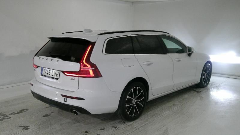 Volvo V60 2.0 B4 Mild-Hybrid — zdjęcie 5