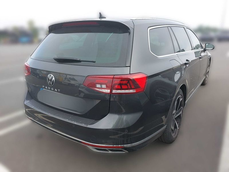 Volkswagen Passat 2.0 TDI Elegance — zdjęcie 5