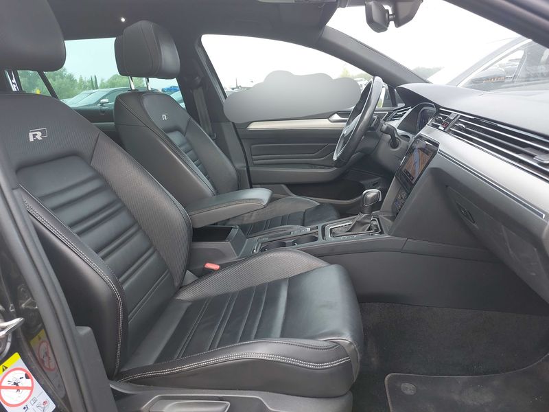 Volkswagen Passat 2.0 TDI Elegance — zdjęcie 10