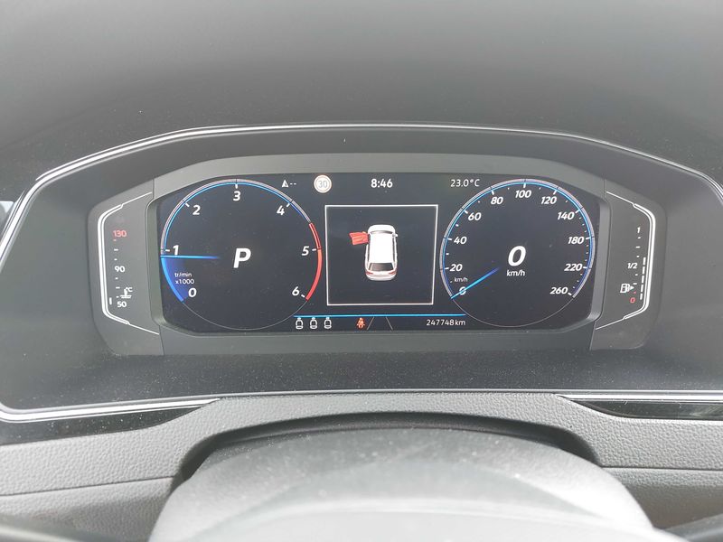 Volkswagen Passat 2.0 TDI Elegance — zdjęcie 12