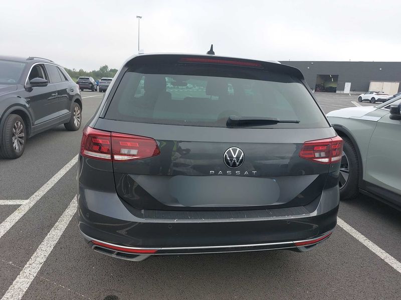 Volkswagen Passat 2.0 TDI Elegance — zdjęcie 4