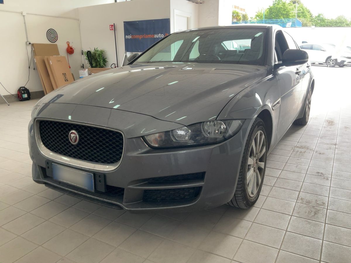 Jaguar XE 2018