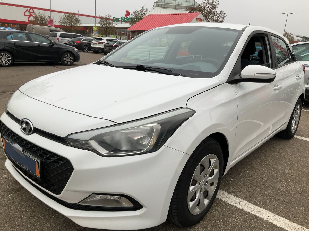 Hyundai i20 1.2 Classic blue