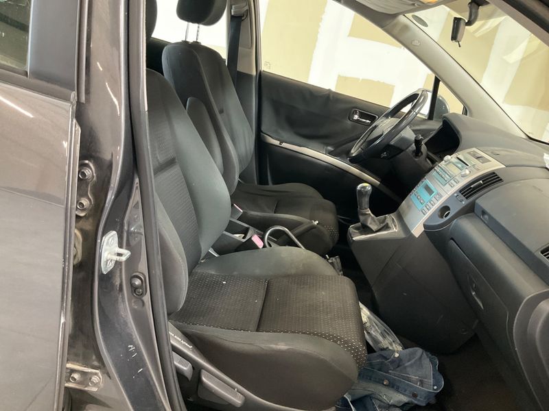 Toyota Corolla Verso 2.2 D-4D Luna — zdjęcie 3