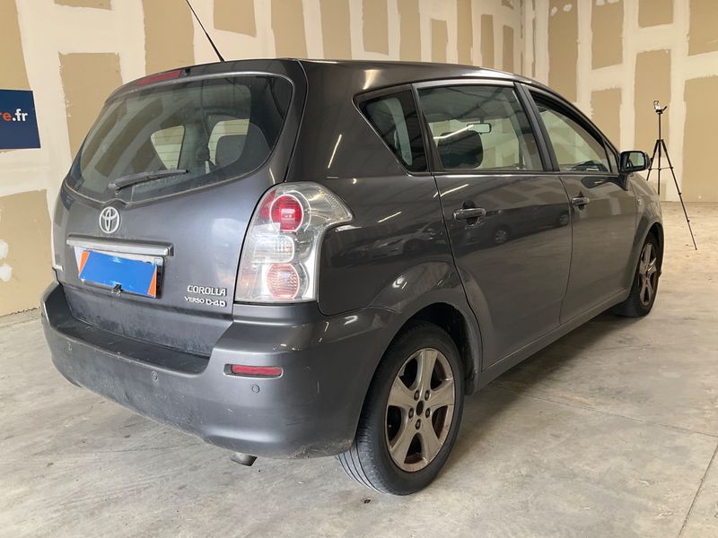 Toyota Corolla Verso 2.2 D-4D Luna — zdjęcie 2