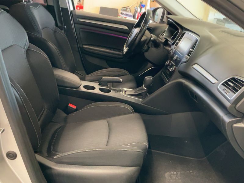 Renault Megane 1.5 BLUE dCi Limited — zdjęcie 11