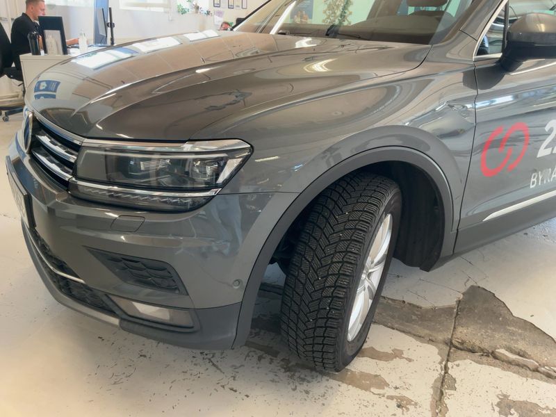 Volkswagen Tiguan 2.0 TDI Highline 4Motion BlueMotion Tech 2018 – снимка 2