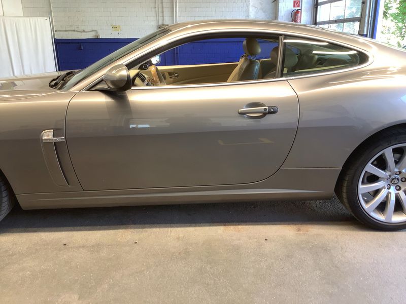 Jaguar XK 4.2 V8 — zdjęcie 4