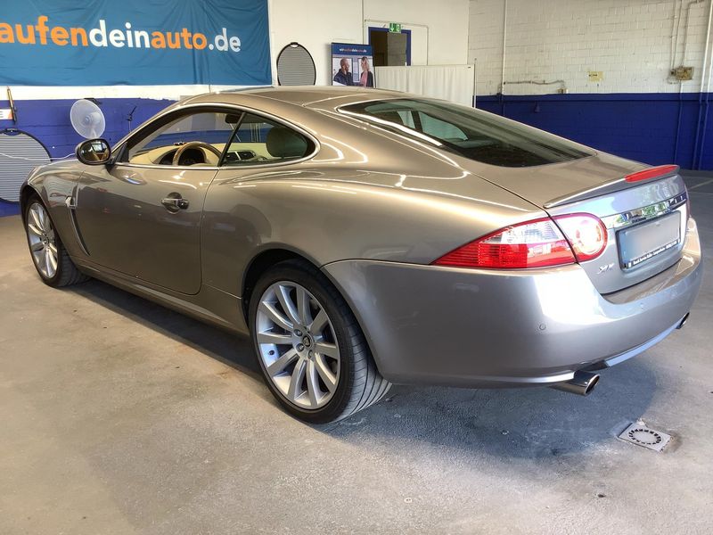 Jaguar XK 4.2 V8 — zdjęcie 3