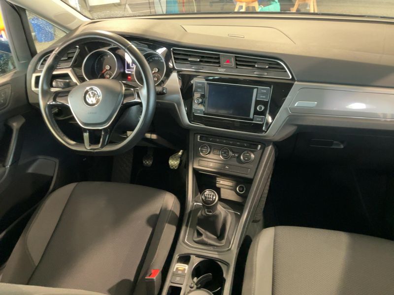 Volkswagen Touran 1.6 TDI Trendline BlueMotion Tech — zdjęcie 12