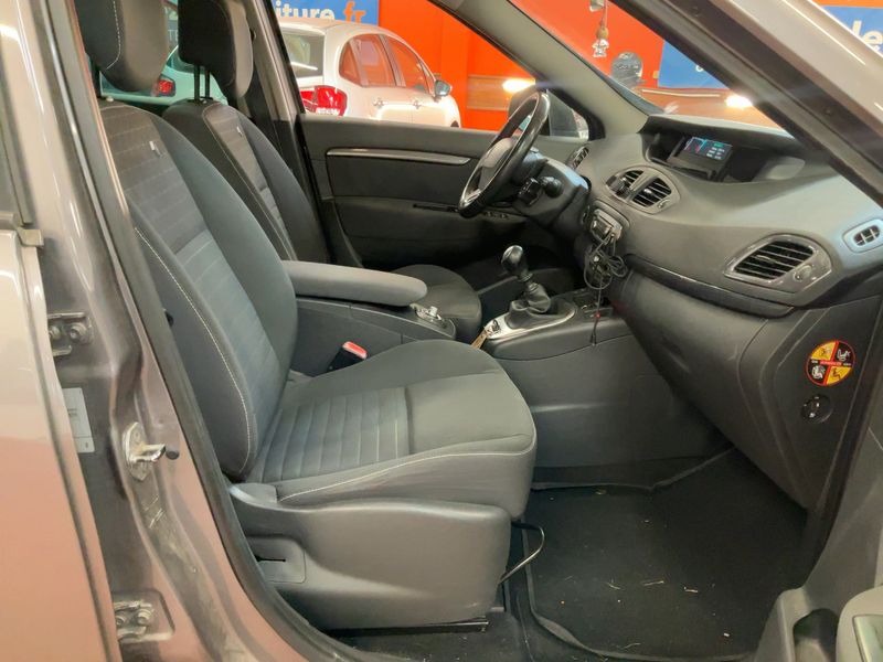 Renault Scenic 1.5 dCi Limited — zdjęcie 11