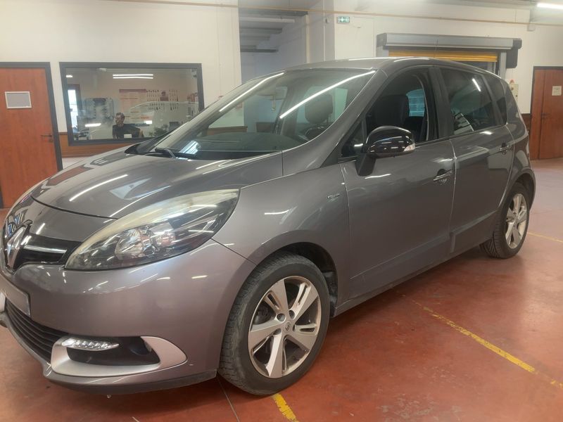 Renault Scenic 1.5 dCi Limited — zdjęcie 2