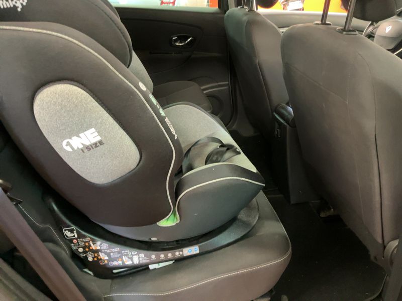 Renault Scenic 1.5 dCi Limited — zdjęcie 14