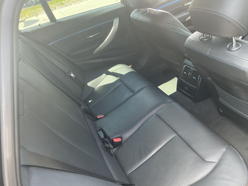 BMW 3er 330i M Sport — zdjęcie 14