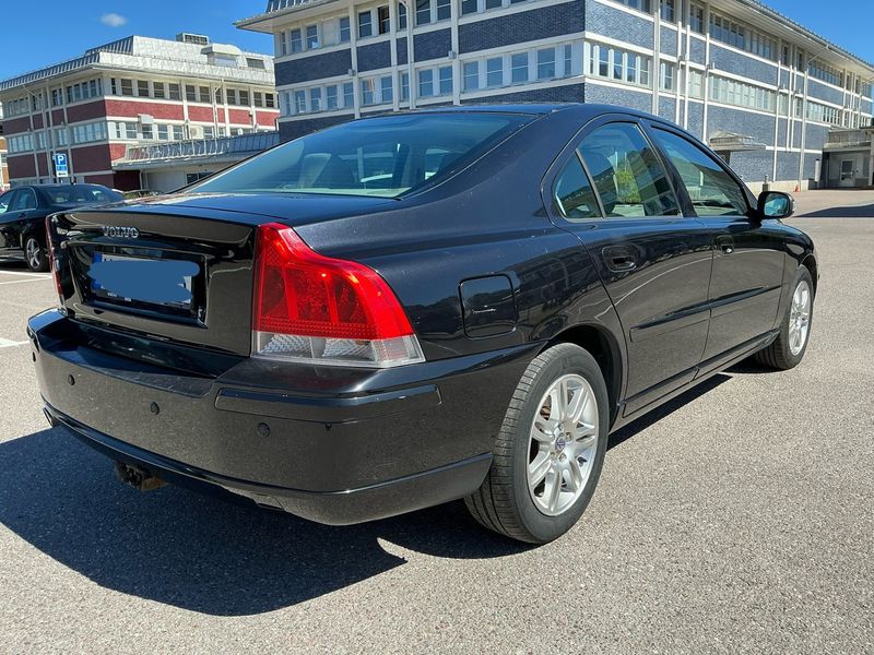 Volvo S60 2.4 Bi-Fuel Momentum — zdjęcie 2
