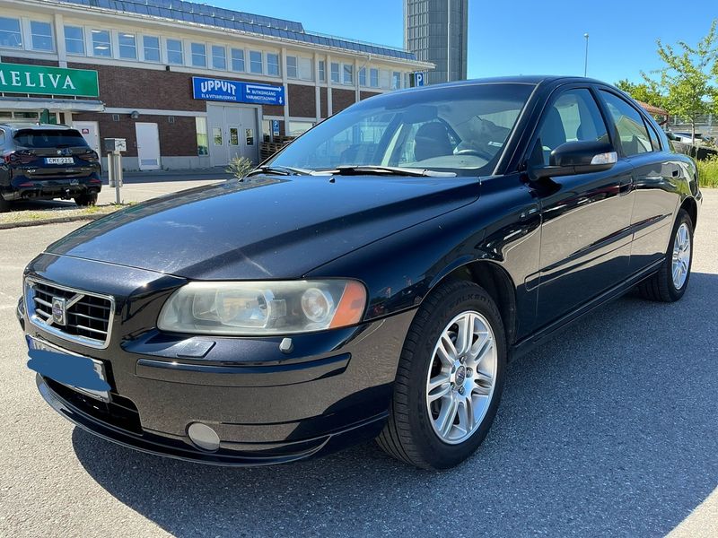 Volvo S60 2.4 Bi-Fuel Momentum — zdjęcie 1