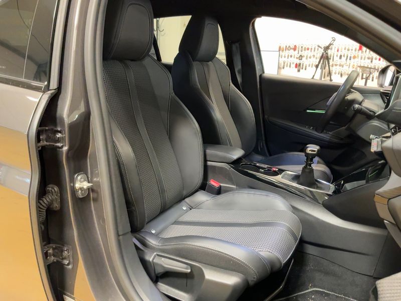 Peugeot 208 1.2 PureTech GT Line 2020 – снимка 16
