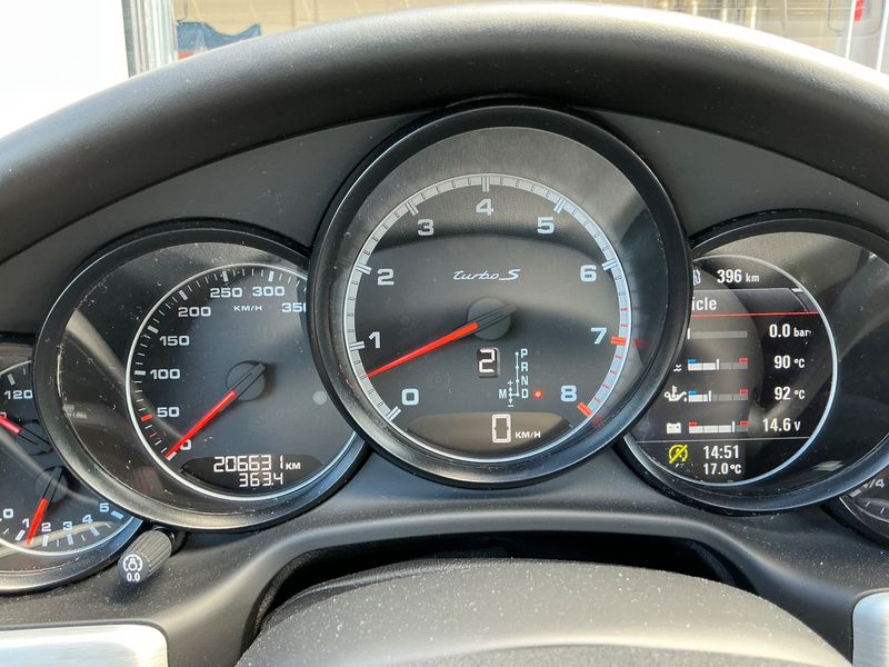 Porsche Panamera Turbo S — zdjęcie 13