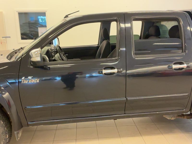 Isuzu D-MAX 3.0 Turbodiesel Double Cab Custom 4WD — zdjęcie 4
