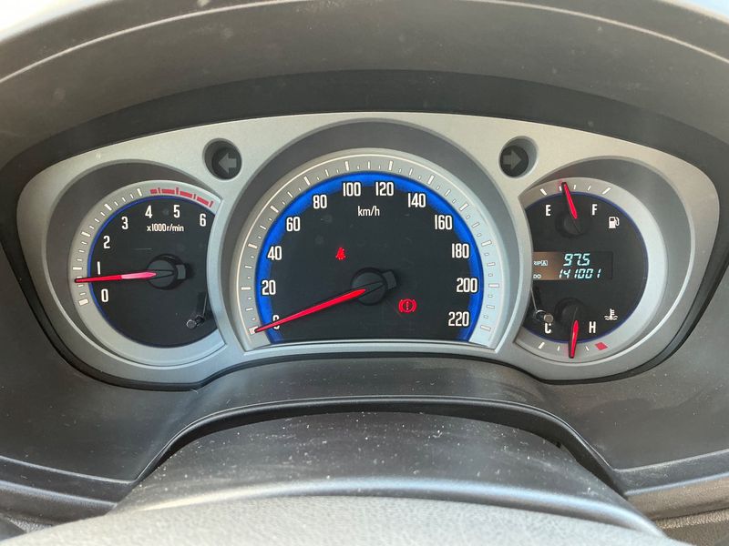 Isuzu D-MAX 3.0 Turbodiesel Double Cab Custom 4WD — zdjęcie 13