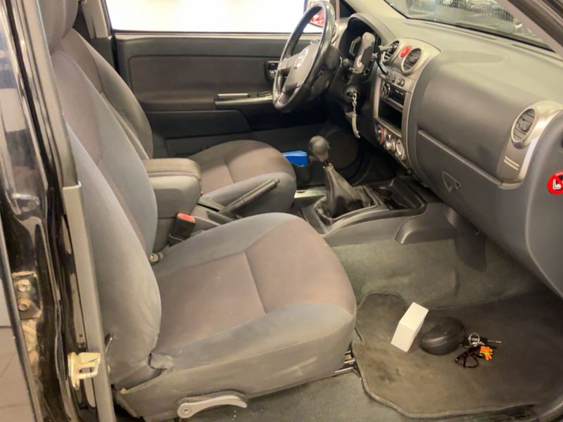 Isuzu D-MAX 3.0 Turbodiesel Double Cab Custom 4WD — zdjęcie 11