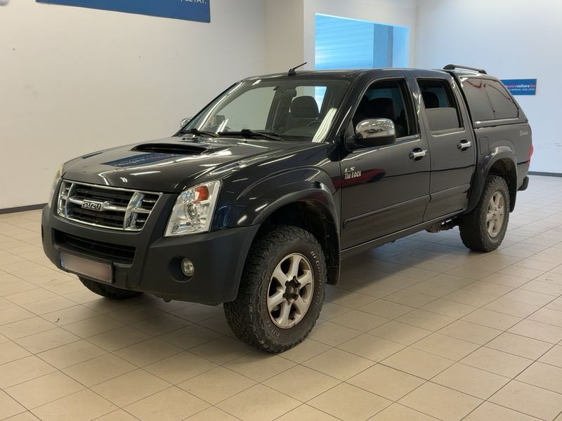 Isuzu D-MAX 3.0 Turbodiesel Double Cab Custom 4WD