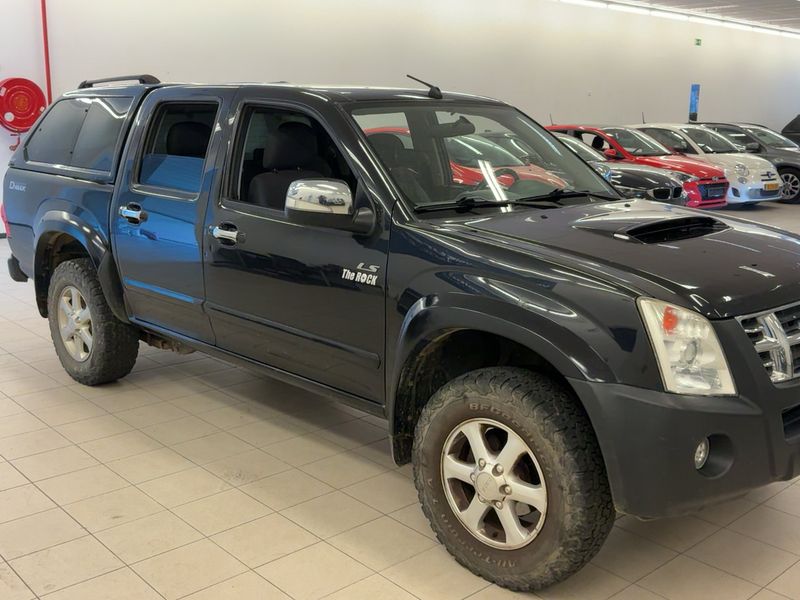 Isuzu D-MAX 3.0 Turbodiesel Double Cab Custom 4WD — zdjęcie 8