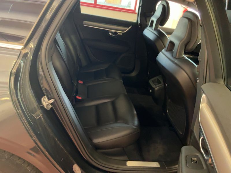 Volvo V90 2.0 D4 Momentum — zdjęcie 14