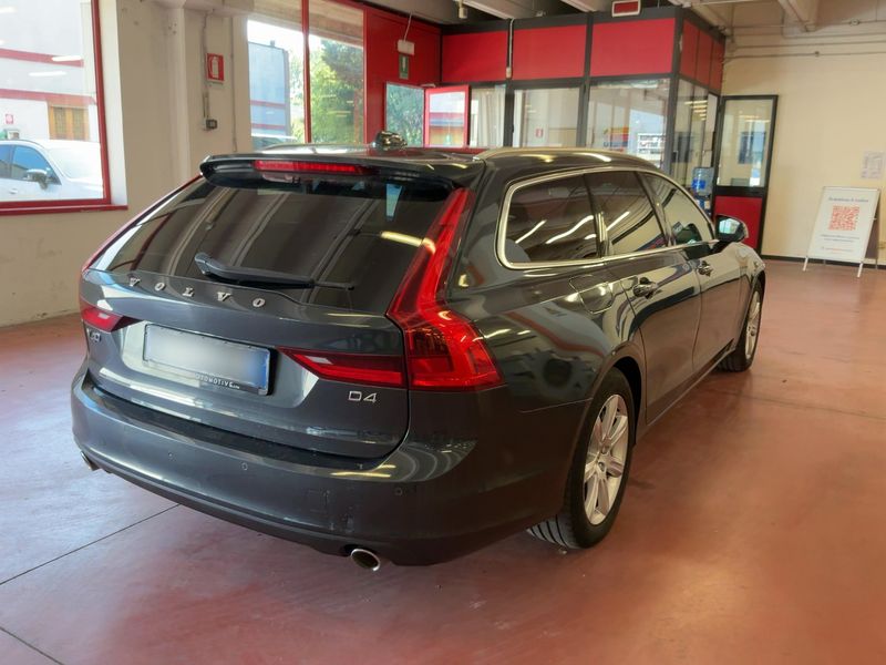 Volvo V90 2.0 D4 Momentum — zdjęcie 6
