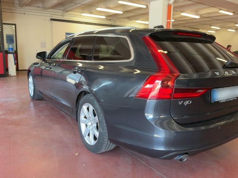 Volvo V90 2.0 D4 Momentum — zdjęcie 3