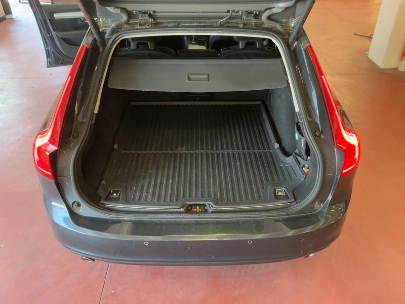 Volvo V90 2.0 D4 Momentum — zdjęcie 10