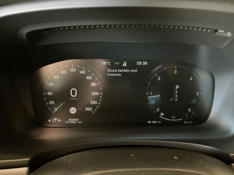 Volvo V90 2.0 D4 Momentum — zdjęcie 13