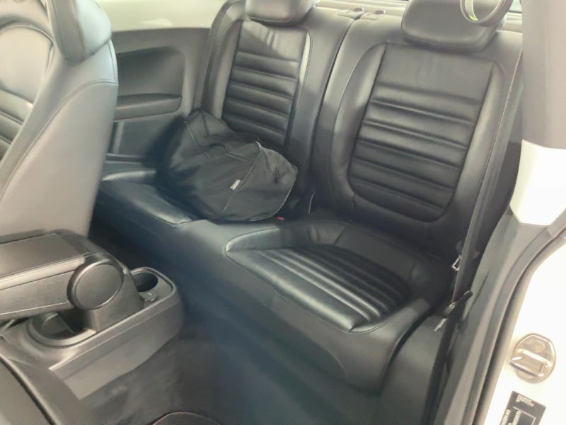 Volkswagen Beetle 2.0 TSI Sport 2011 – снимка 19