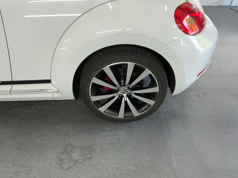 Volkswagen Beetle 2.0 TSI Sport 2011 – снимка 5