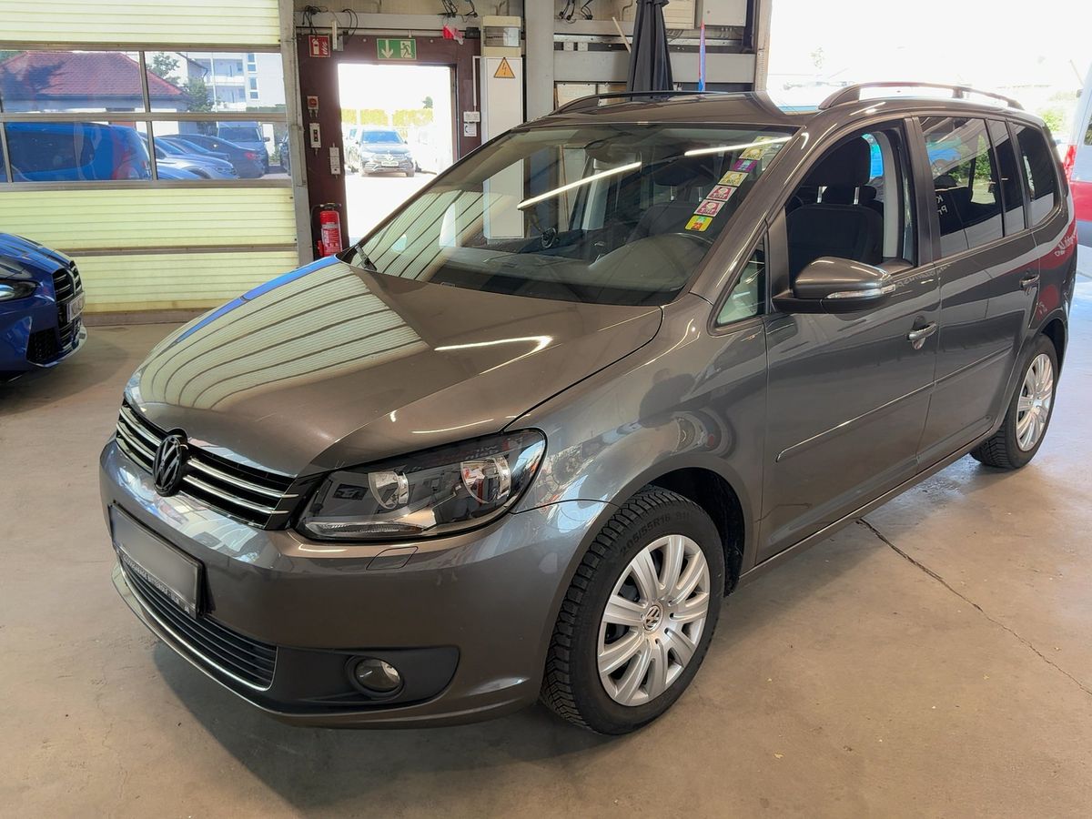 Volkswagen Touran 2015 — photo 1