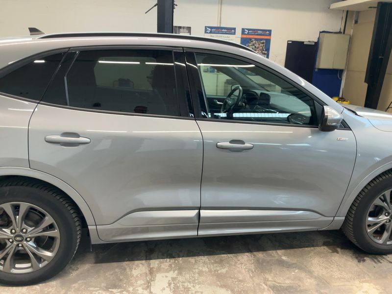 Ford Kuga 2.5 Plug-in Hybrid ST-Line X — zdjęcie 7