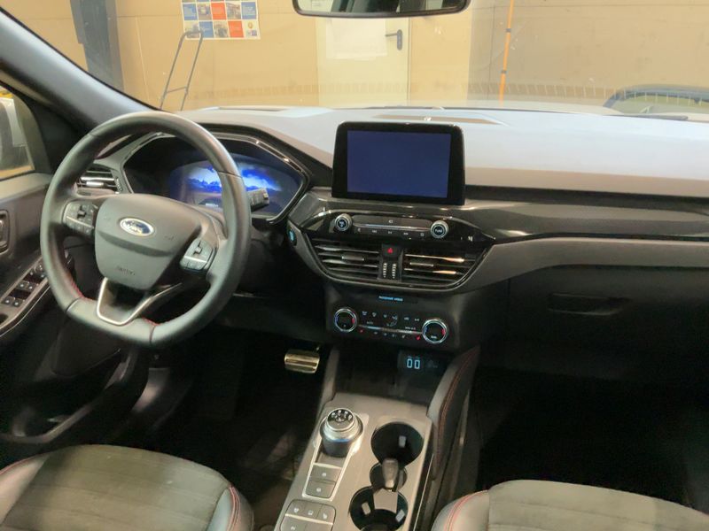 Ford Kuga 2.5 Plug-in Hybrid ST-Line X — zdjęcie 12