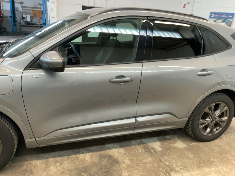 Ford Kuga 2.5 Plug-in Hybrid ST-Line X — zdjęcie 4