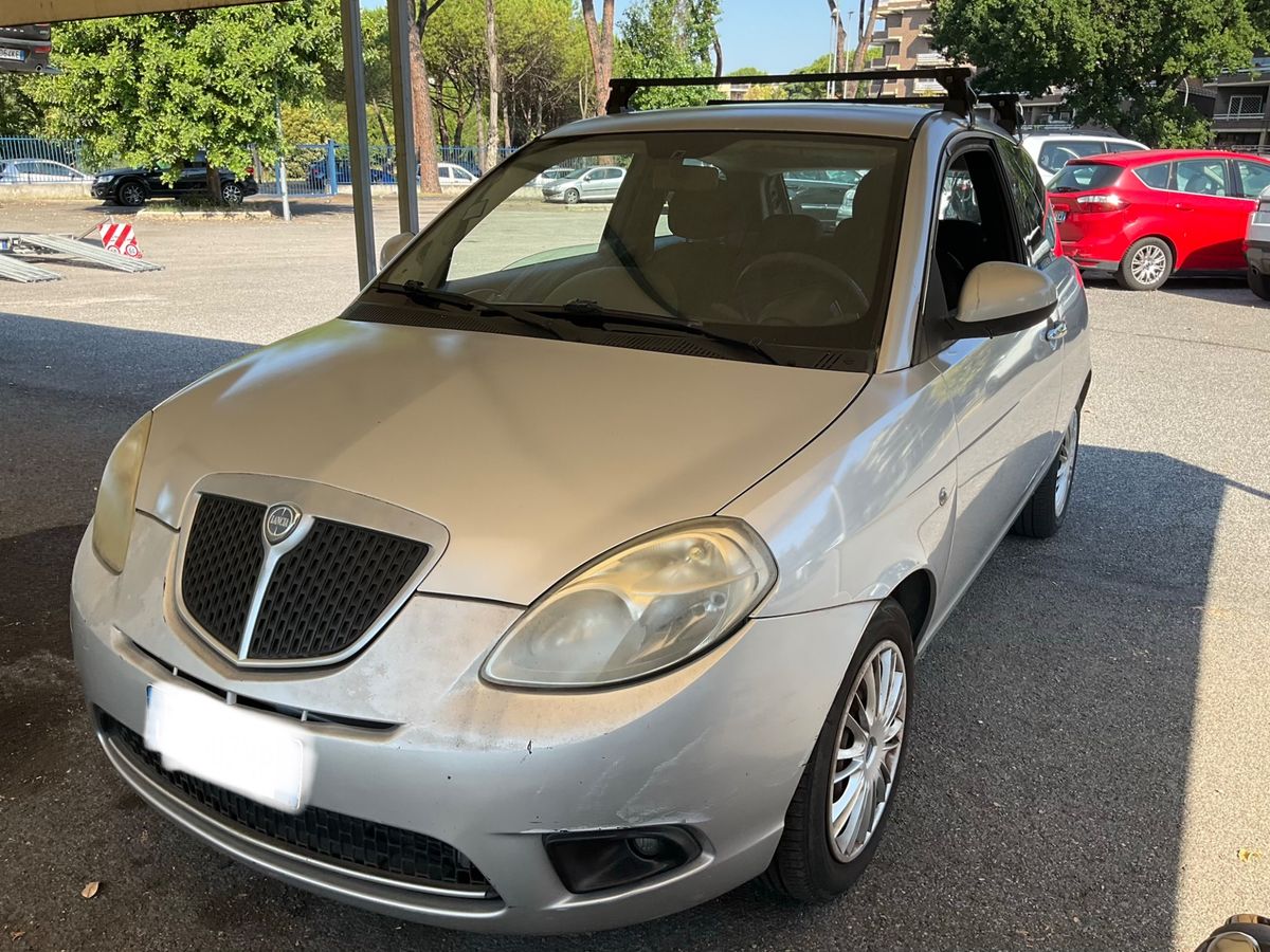 Lancia Ypsilon 2010