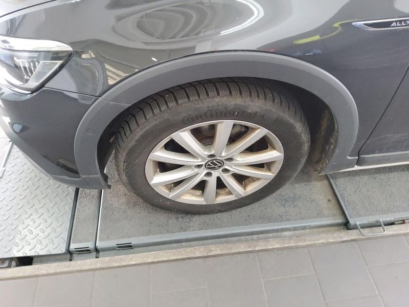 Volkswagen Passat Alltrack 2.0 TDI 4Motion — zdjęcie 24
