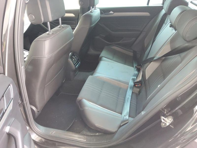 Volkswagen Passat Alltrack 2.0 TDI 4Motion — zdjęcie 12