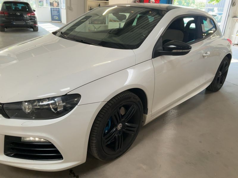 Volkswagen Scirocco 2.0 TSI R — zdjęcie 2