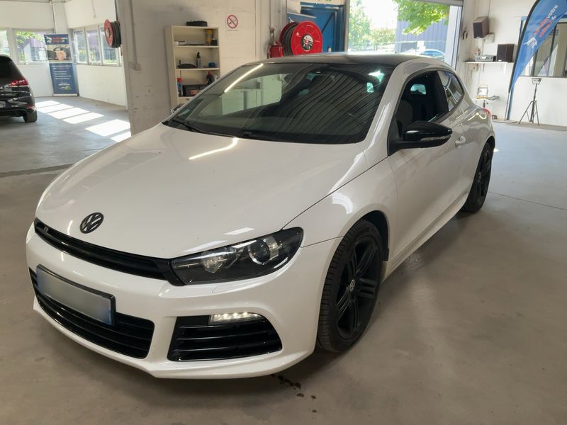 Volkswagen Scirocco 2.0 TSI R