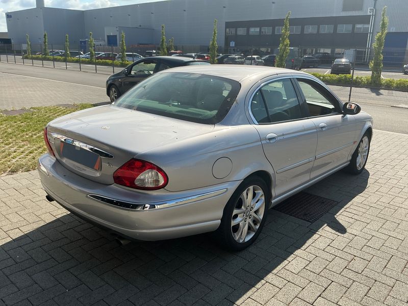 Jaguar X-TYPE 2.5 V6 Business — zdjęcie 2