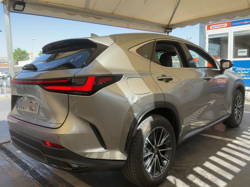 Lexus NX-Serie NX 450h+ E-Four — zdjęcie 6