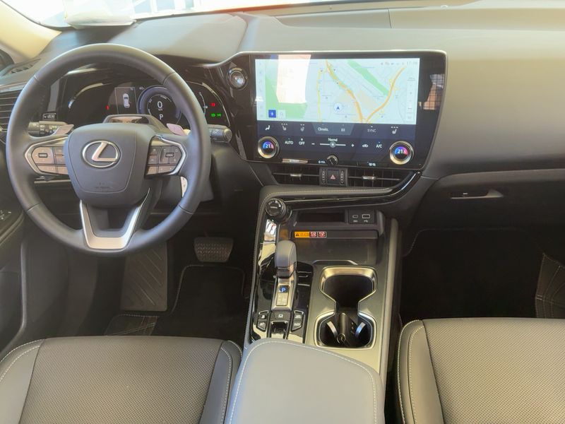 Lexus NX-Serie NX 450h+ E-Four — zdjęcie 12