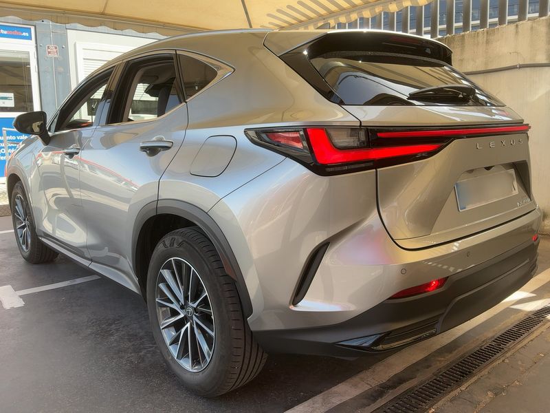 Lexus NX-Serie NX 450h+ E-Four — zdjęcie 3